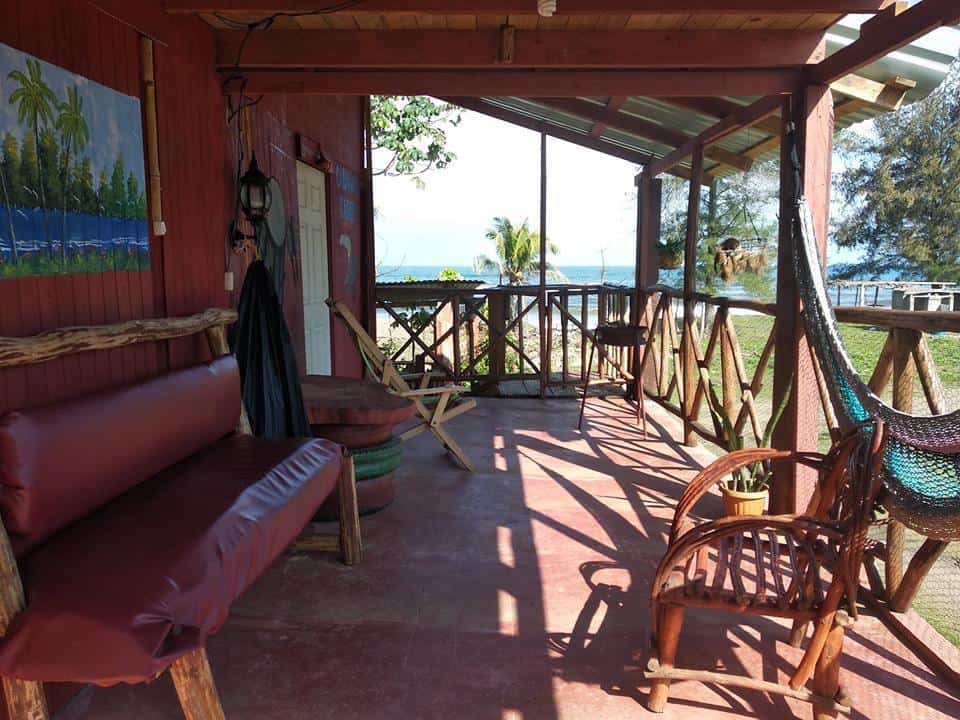 Cheap hostel in Tela Honduras. Best price at 12$